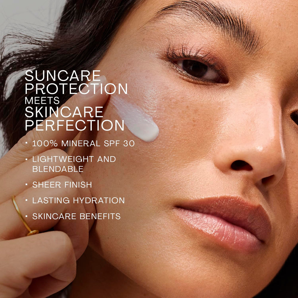 The Outset Hydrasheer application visage fini naturel