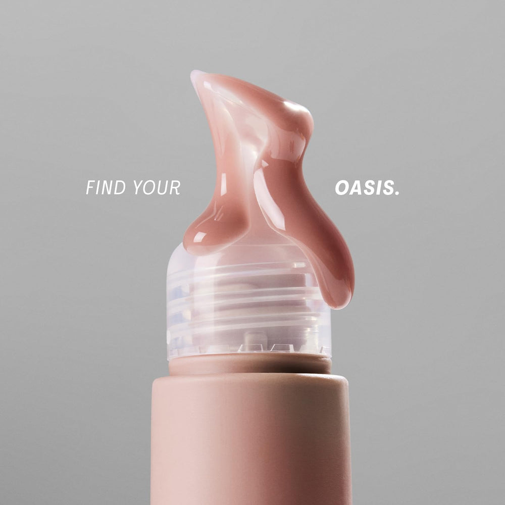 The Outset Lip Oasis format compact 0,3 oz parfait pour le sac.
