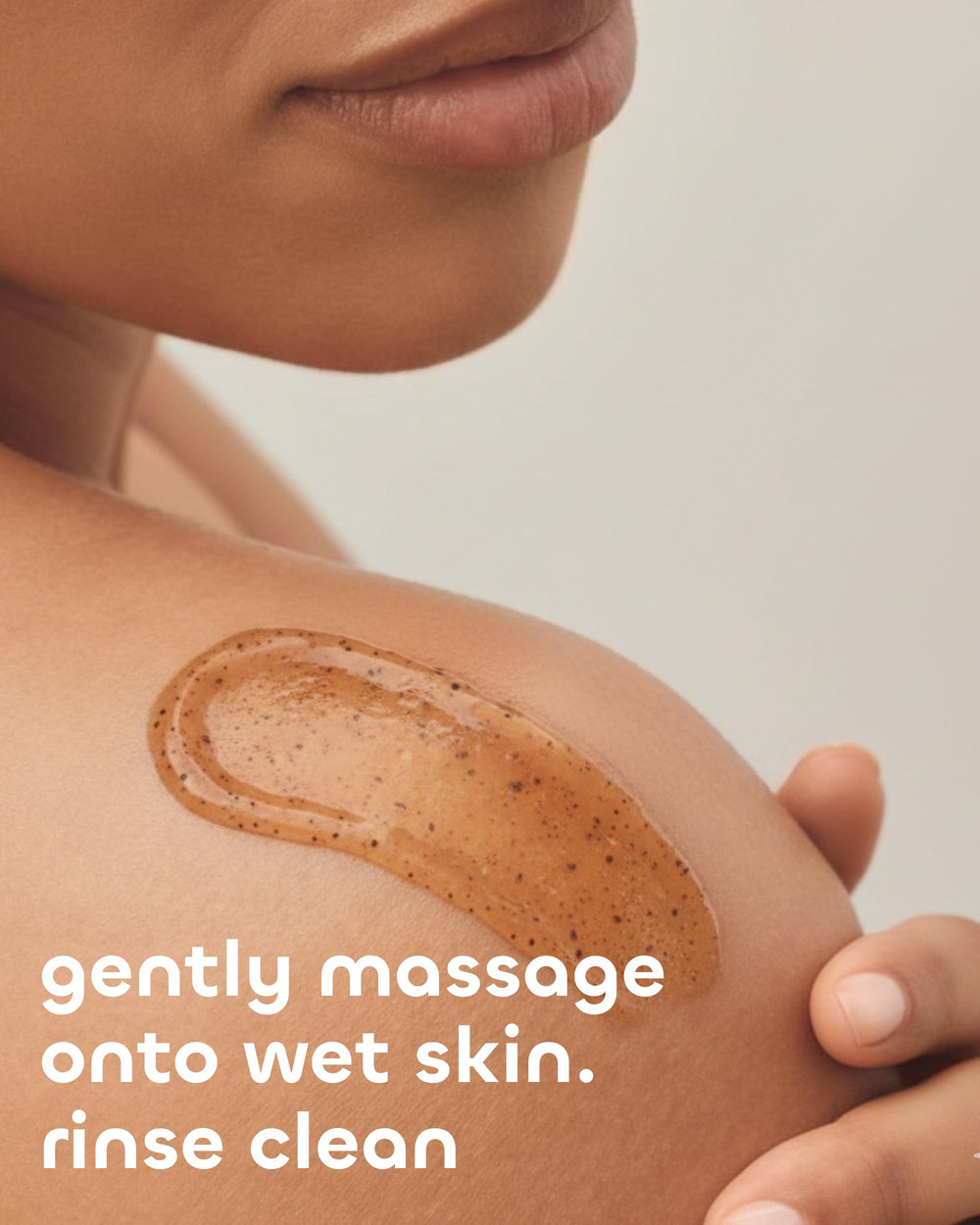 Seaweed Bath Co. routine spa à domicile avec Detox Body Wash et Detox Body Cream.