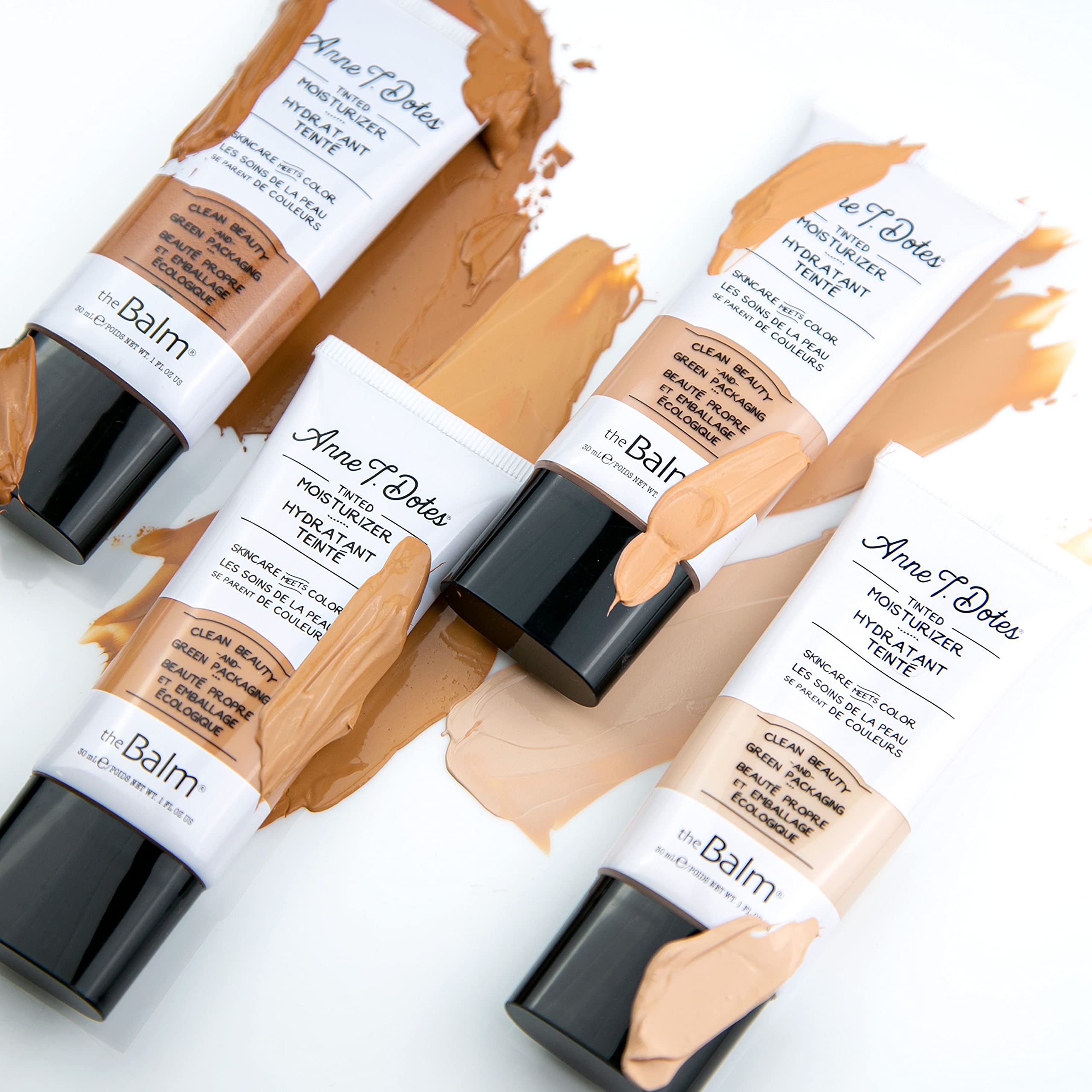 theBalm Anne T. Dotes Swatch Naturel – couleur adaptée aux teints clairs