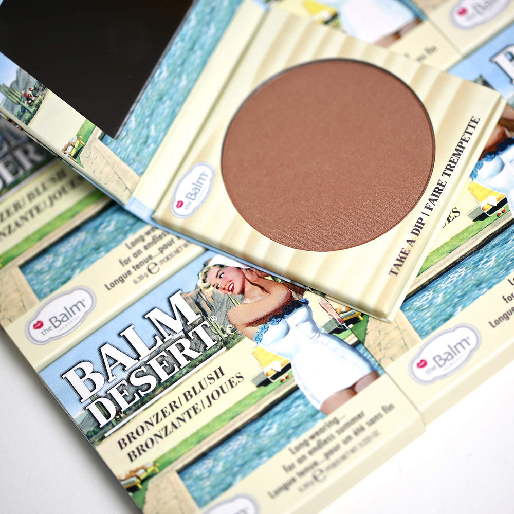 thebalm desert pinceau poudre pour le peuple favorise une application homogène