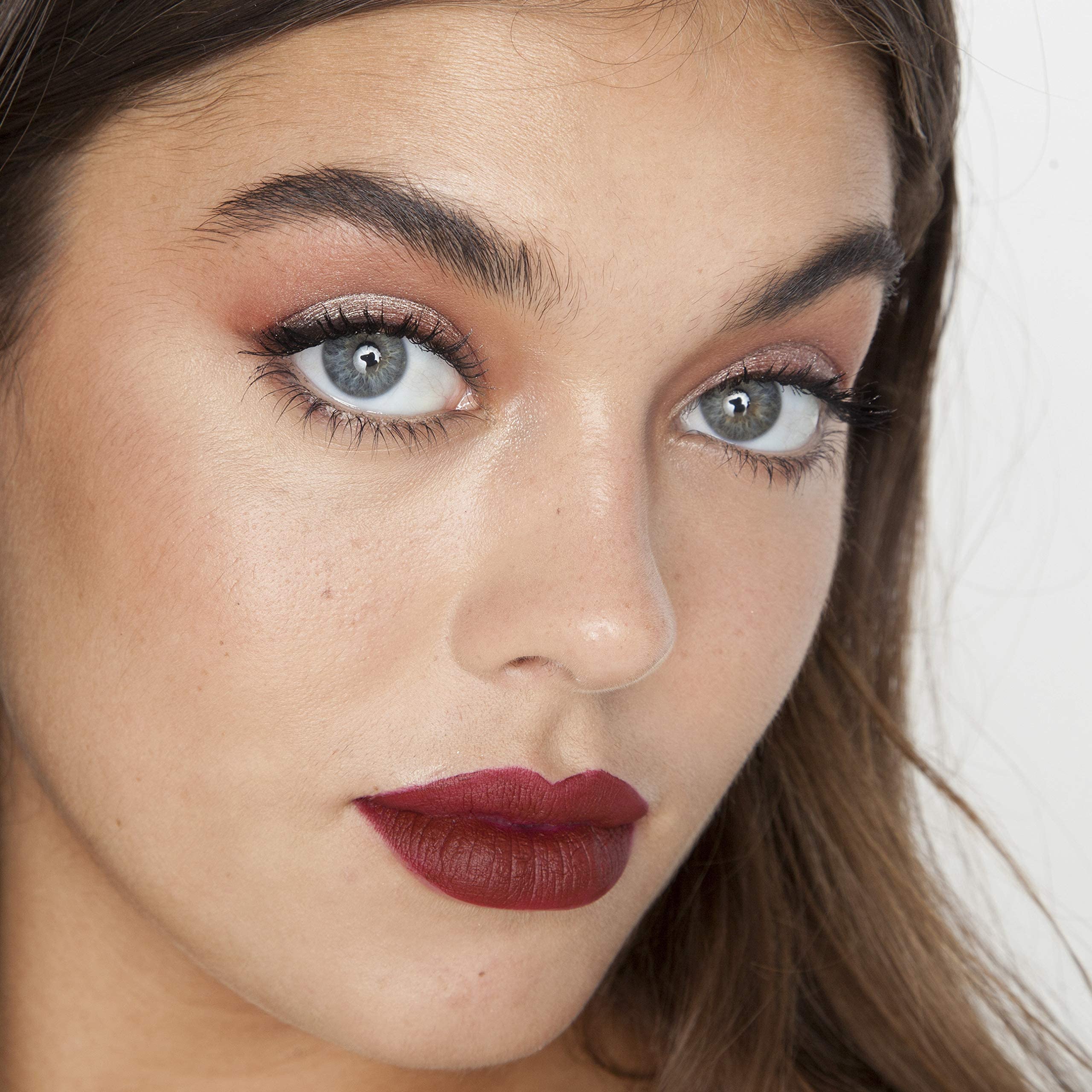 theBalm Mad Lash Pack Double : étui pratique et duo pour plusieurs looks.