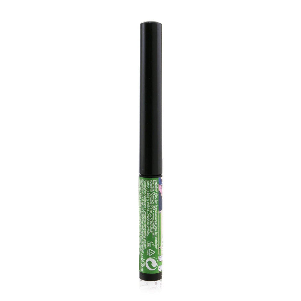 theBalm Schwing Eyeliner – Échantillon noir mat, démonstration de la couvrance.
