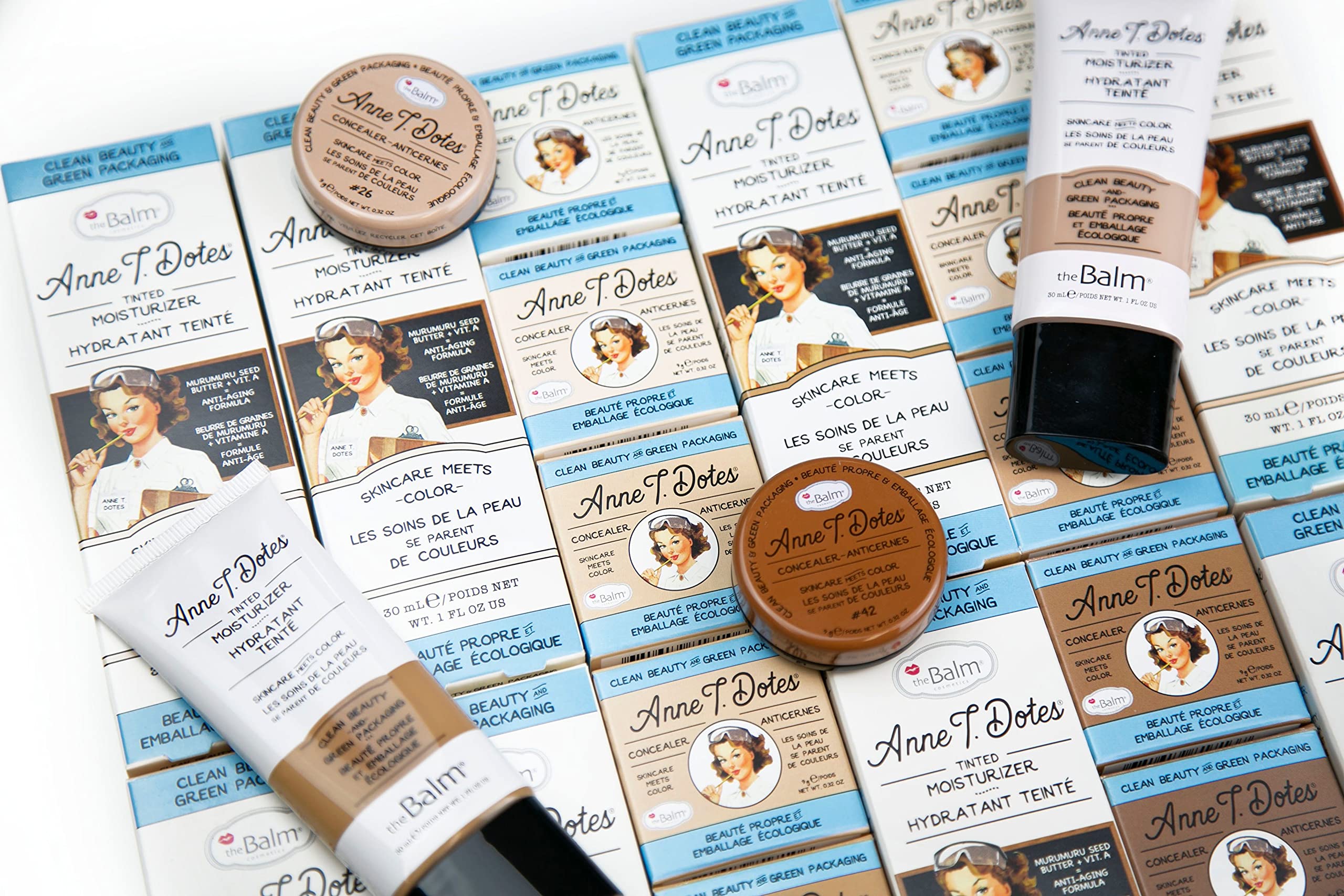 theBalm Anne T. Dotes offre de nombreuses teintes naturelles adaptables.