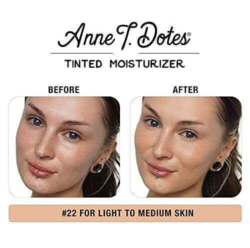 theBalm Anne T. Dotes texture légère et hydratante pour un teint lumineux.