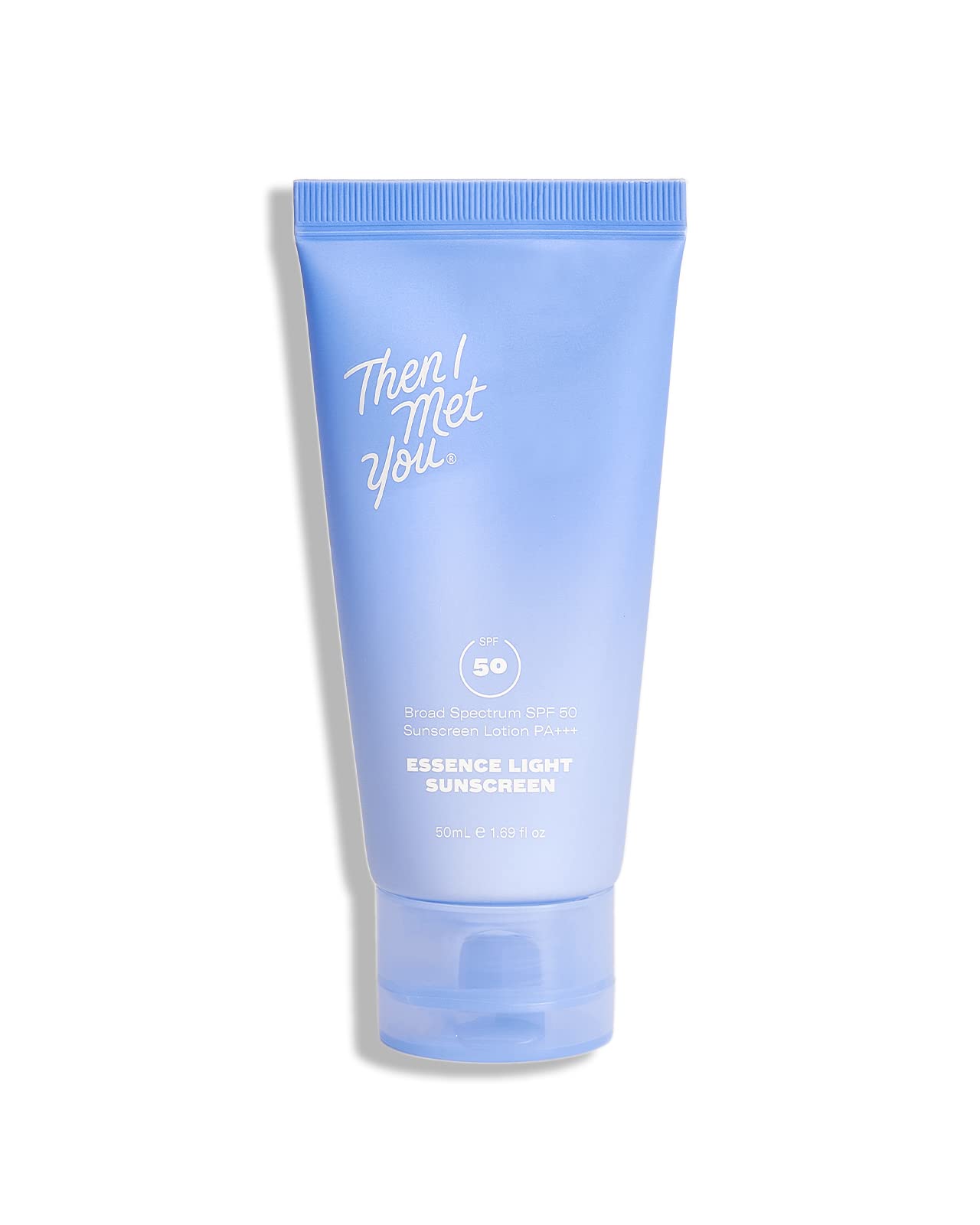 Then I Met You Essence Light Sunscreen en bouteille, protection SPF50 pour une peau lumineuse.