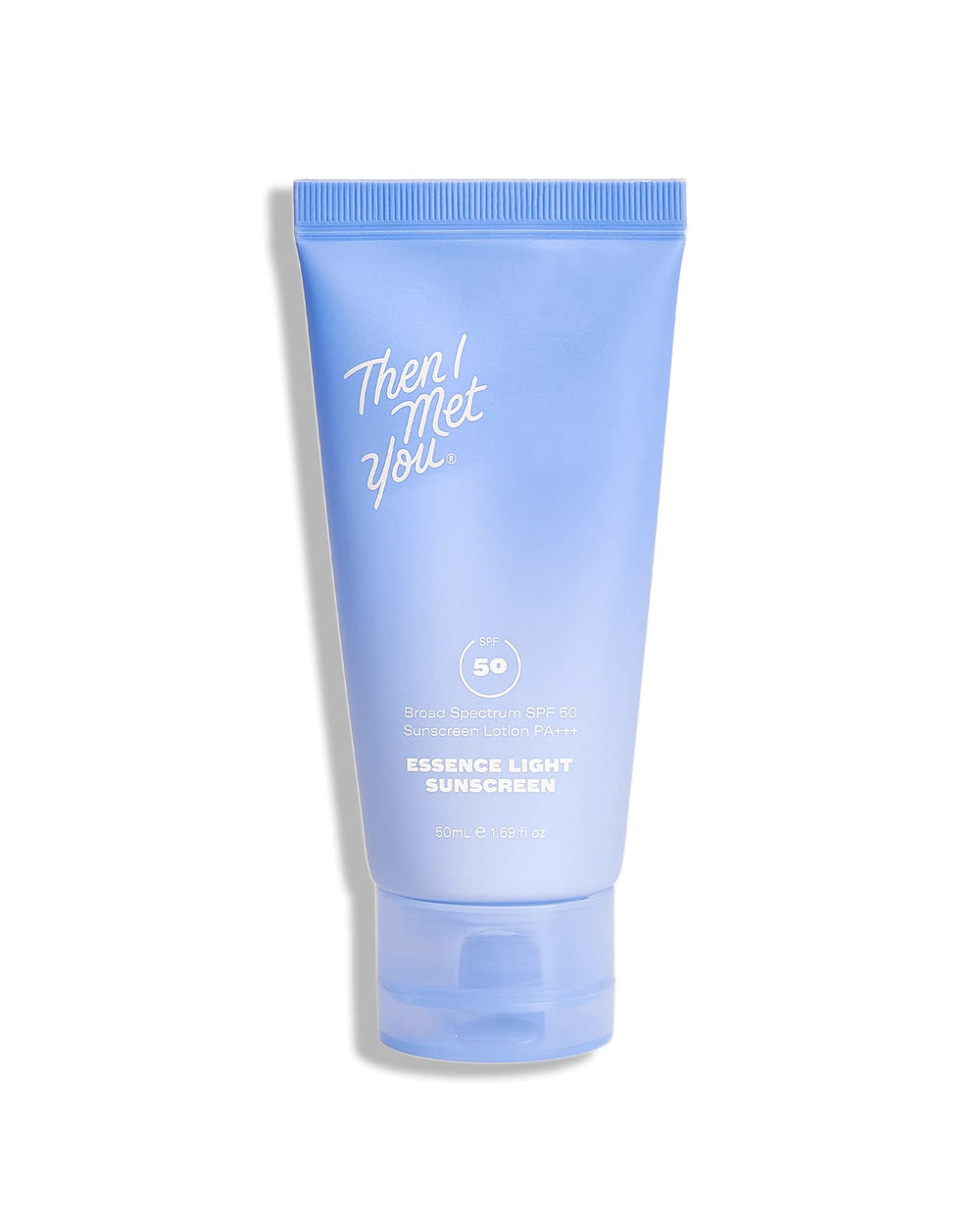 Then I Met You Essence Light Sunscreen en bouteille, protection SPF50 pour une peau lumineuse.