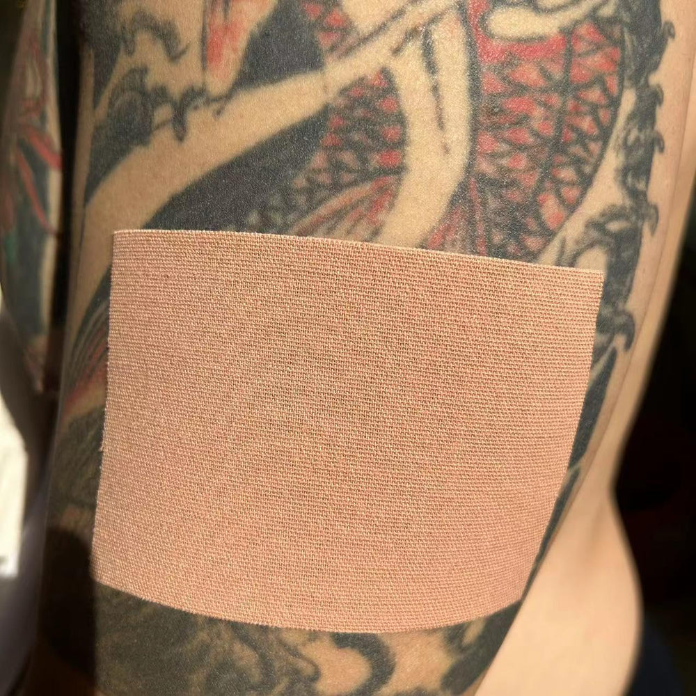 Therasports ruban couverture tatouage impermeable protège la peau contre la sueur.