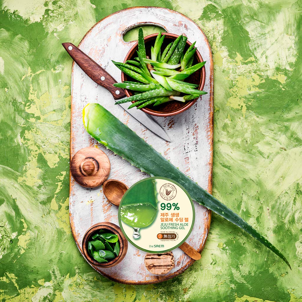 Feuille d’aloe THESAEM Jeju Fresh pour hydration naturelle et soin apaisant.
