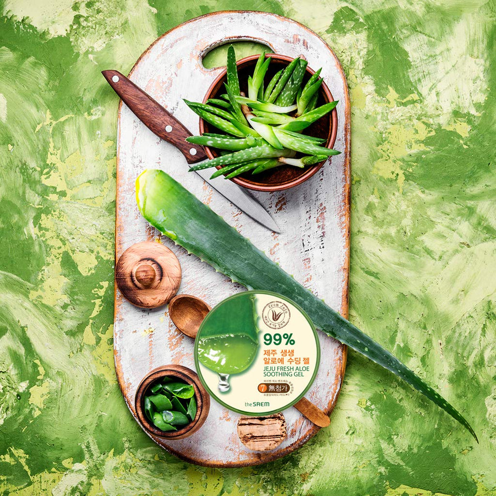 Feuille d’aloe THESAEM Jeju Fresh pour hydration naturelle et soin apaisant.