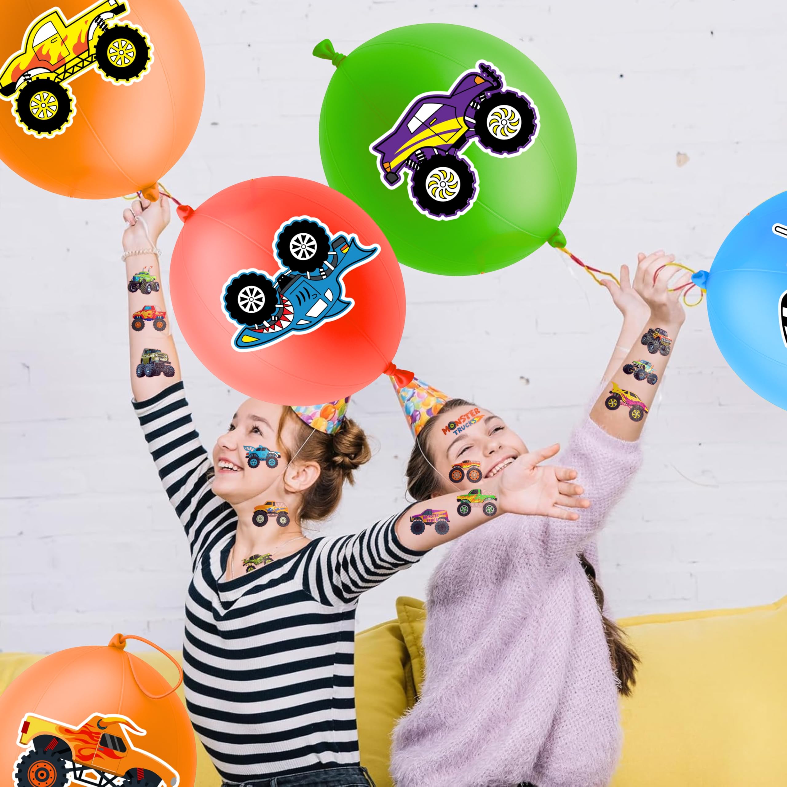 Motifs camions-monstres imprimés sur ballons colorés ThuanXuanLoc