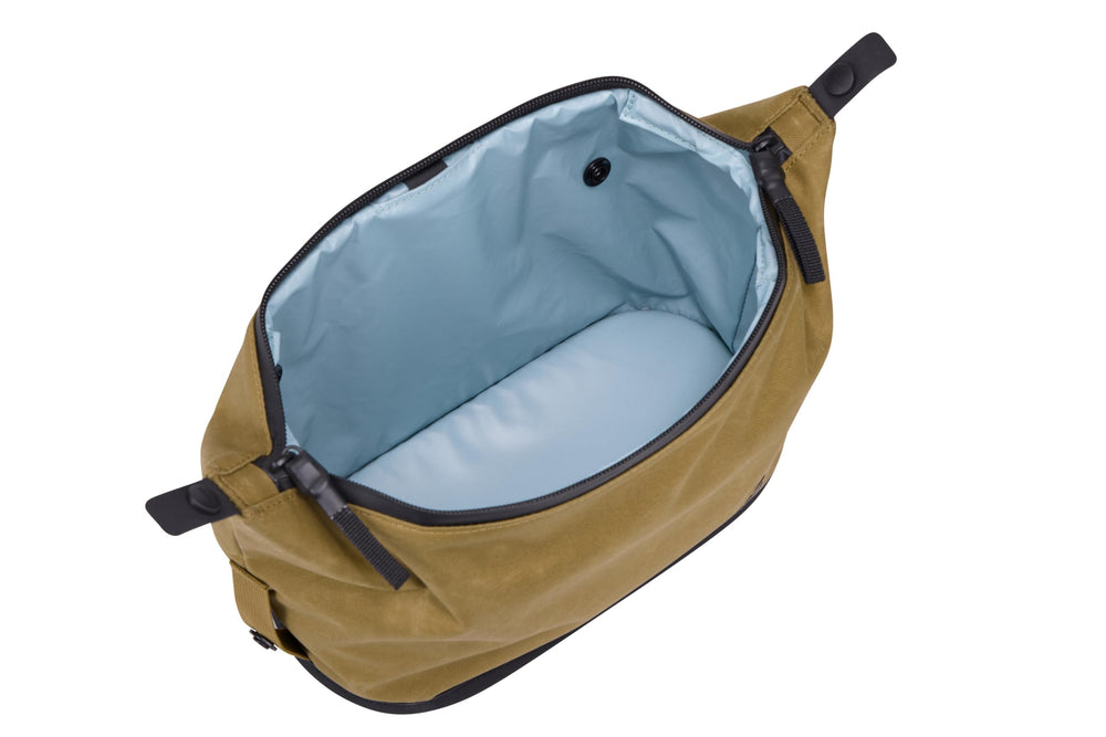 Tissu cire sans PFC du Thule Aion, durable et respectueux de l’environnement.