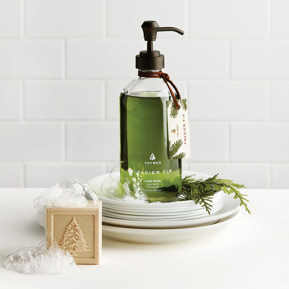 Thymes Frasier Fir - texture crèmeuse du lavage mains, douceur assurée.
