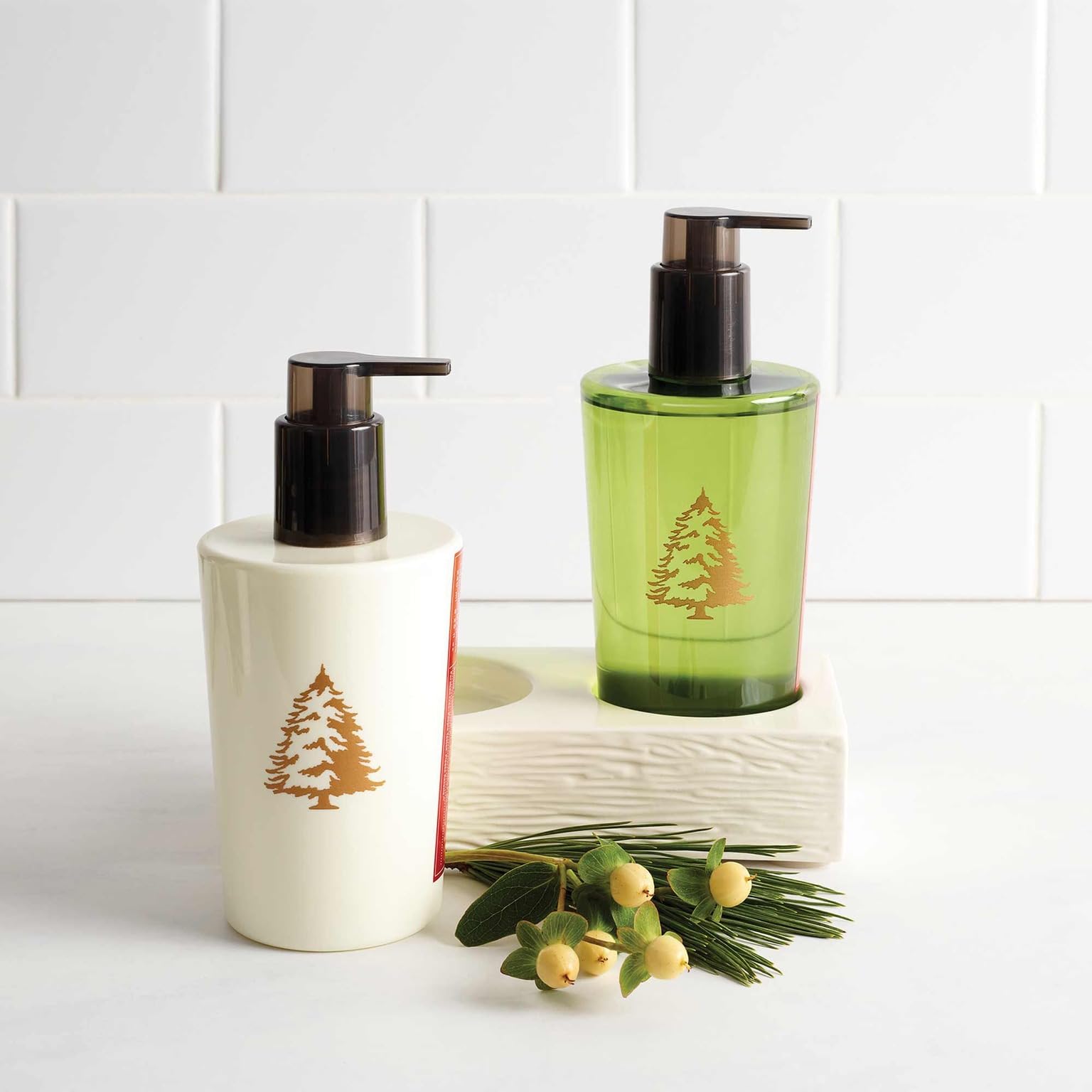 Lotion mains Thymes Frasier Fir, pompe pratique pour une application précise.