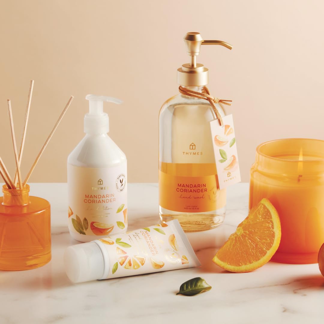 Thymes Savon Mains Mandarin Coriandre — mousse crémeuse pour douceur lors du lavage.