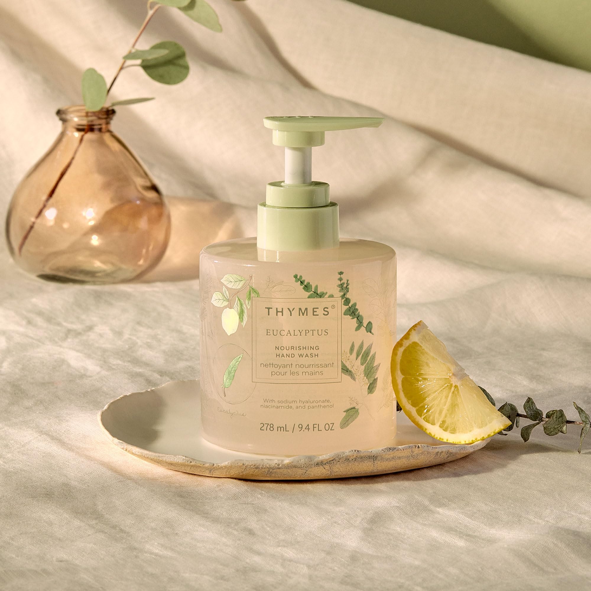 Parfum d eucalyptus et citron pour une expérience parfumée et revitalisante.