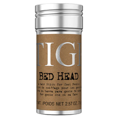 Bed Head TIGI baton cire: application fluide pour tenue instantanée.
