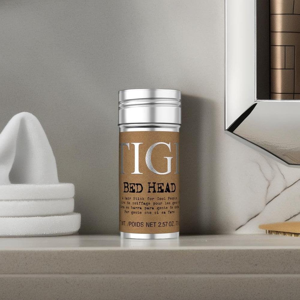 Bed Head TIGI baton cire: formule naturelle pour meilleure tenue.