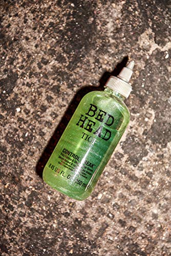 Sérum TIGI Bed Head Control Freak, coiffage anti-frisottis et contrôle du volume.
