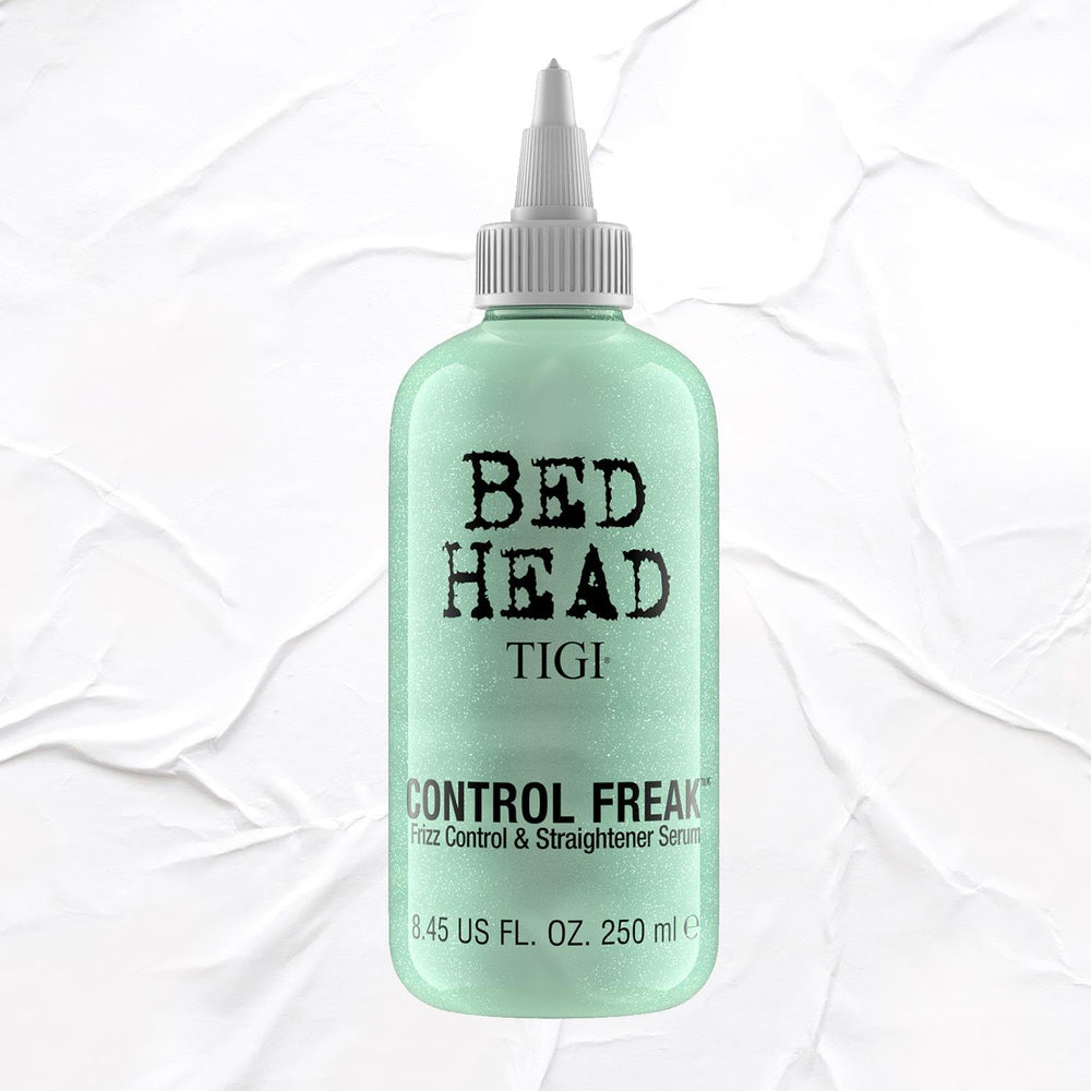 Sérum quotidien TIGI Bed Head Control Freak offre lissage et brillance durable.