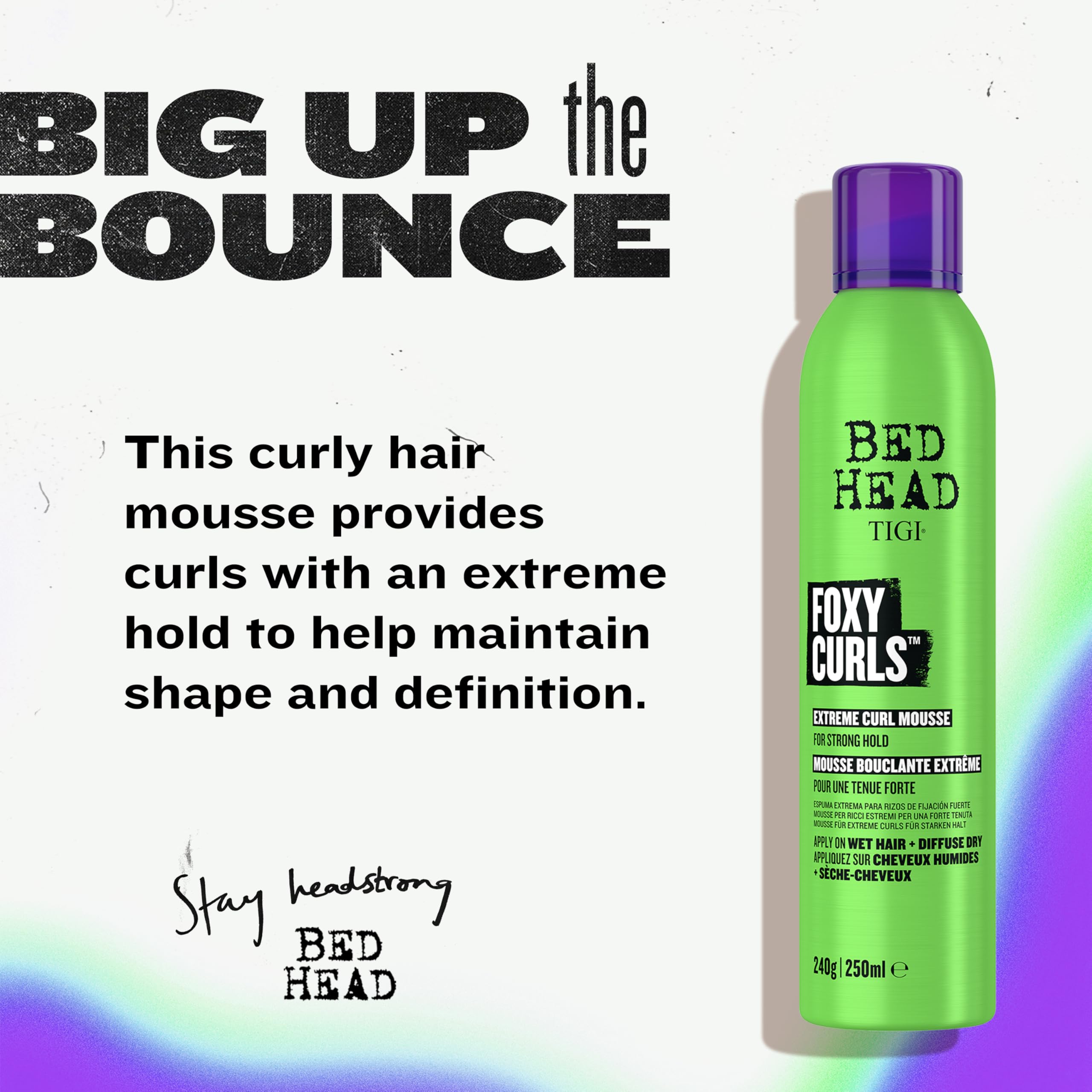 Application sur cheveux humides avec Foxy Curls Mousse pour boucles maintenues.
