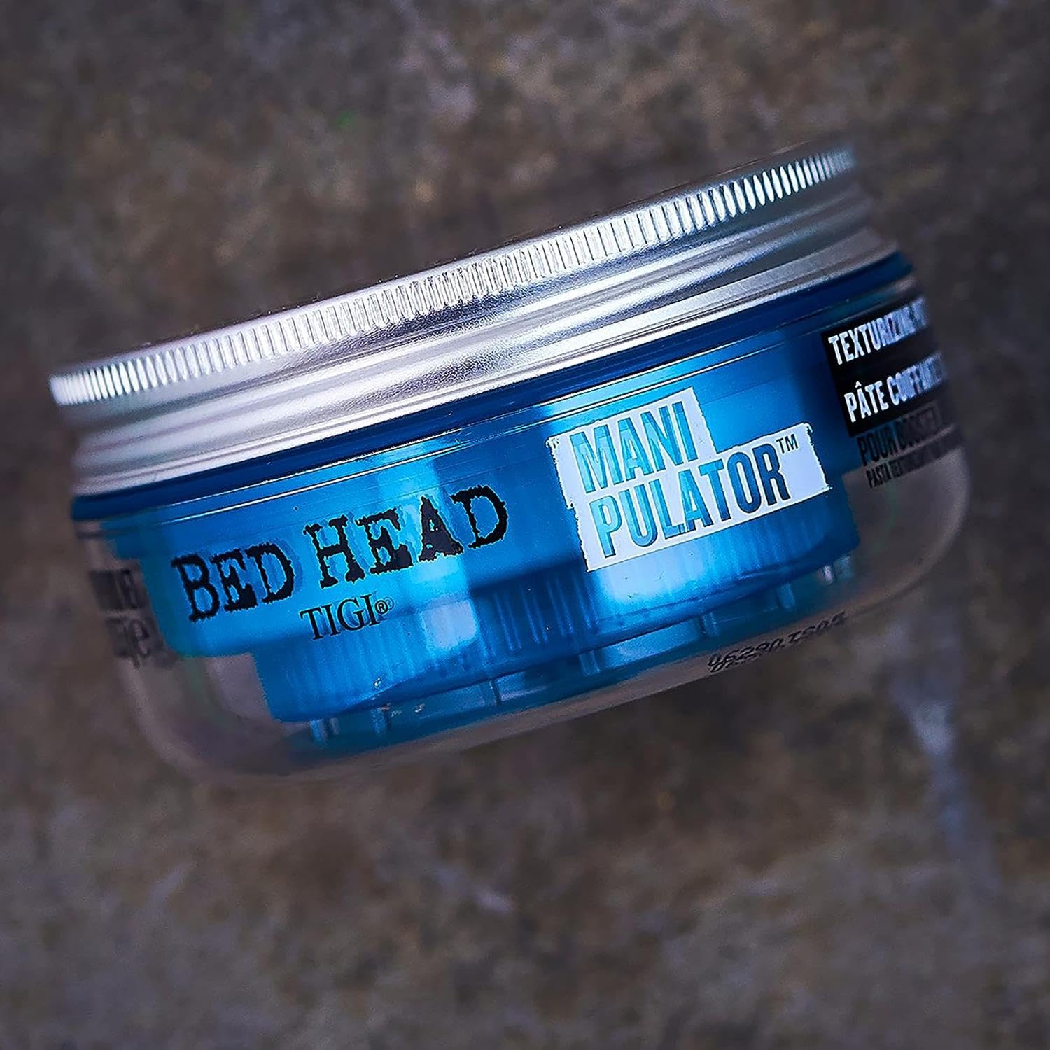 TIGI Bed Head Manipulateur modèle torsades et structure du cheveu.