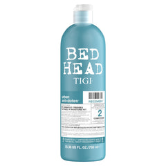 Shampoing Resurrection Bed Head de TIGI en bouteille pour cheveux très endommagés.