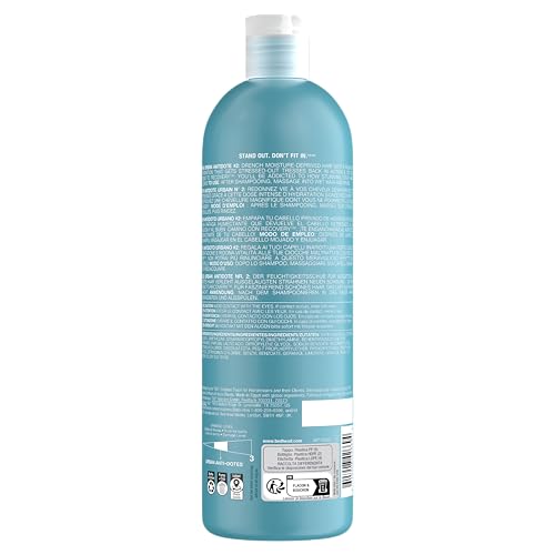 Mousse généreuse du shampoing Resurrection lors du lavage.