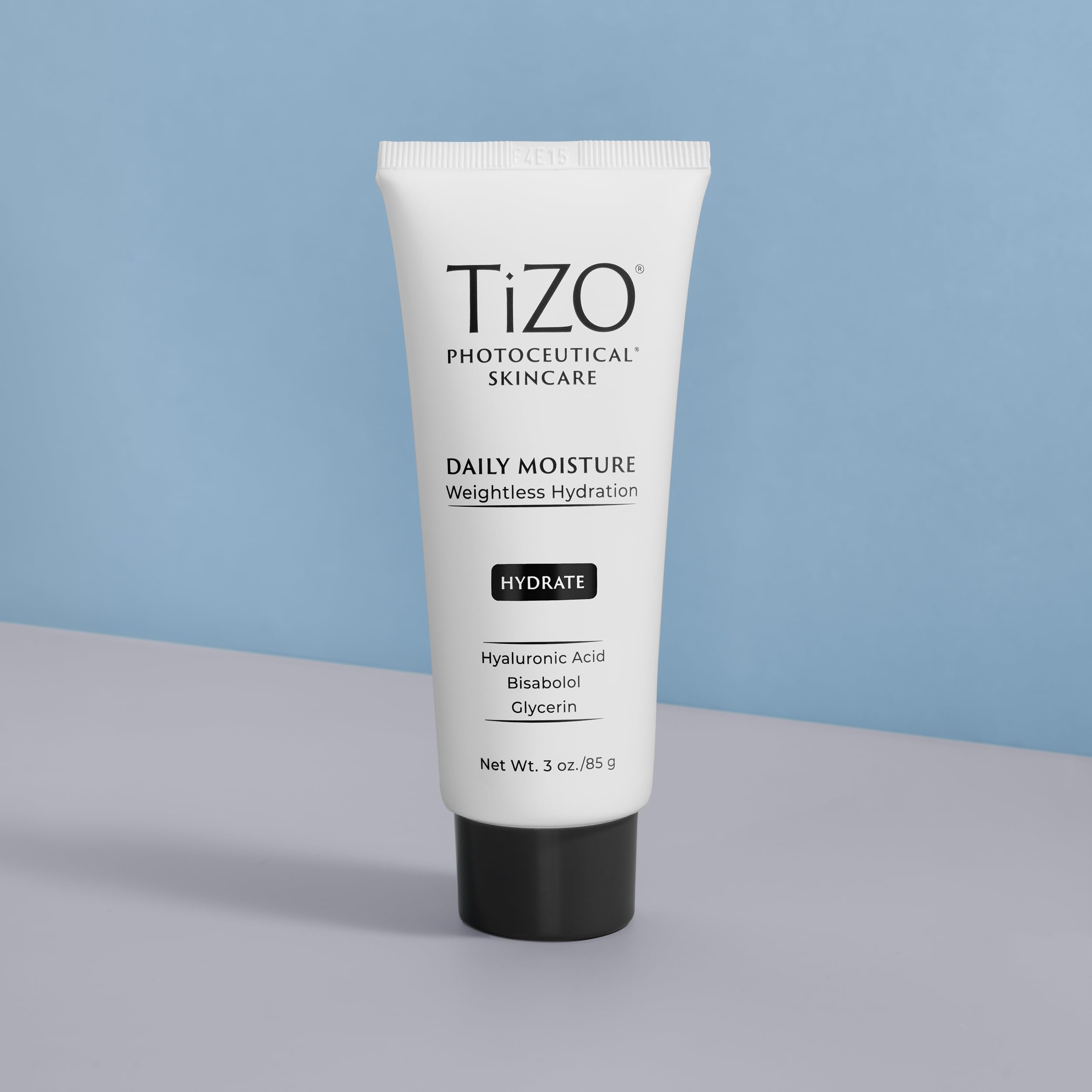Application sur la peau avec l'hydratant TIZO Quotidien.