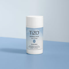 Protection UVA UVB fiable offerte par TiZO Minéral Stick SPF45.