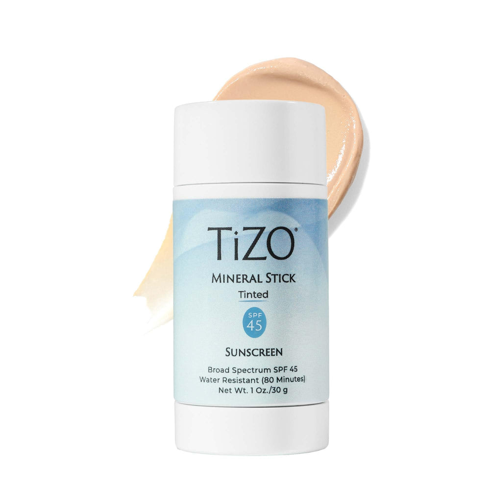 Stick teinté TIZO SPF45 eau résistant pour protection durable.