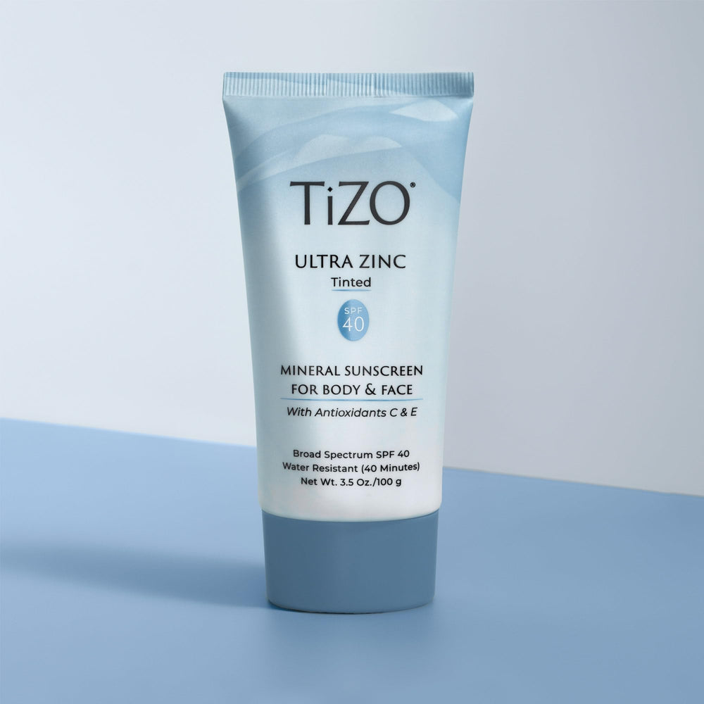 TIZO Ultra Zinc Écran Solaire fini lumineux: hydratation légère qui laisse une peau rafraîchie.