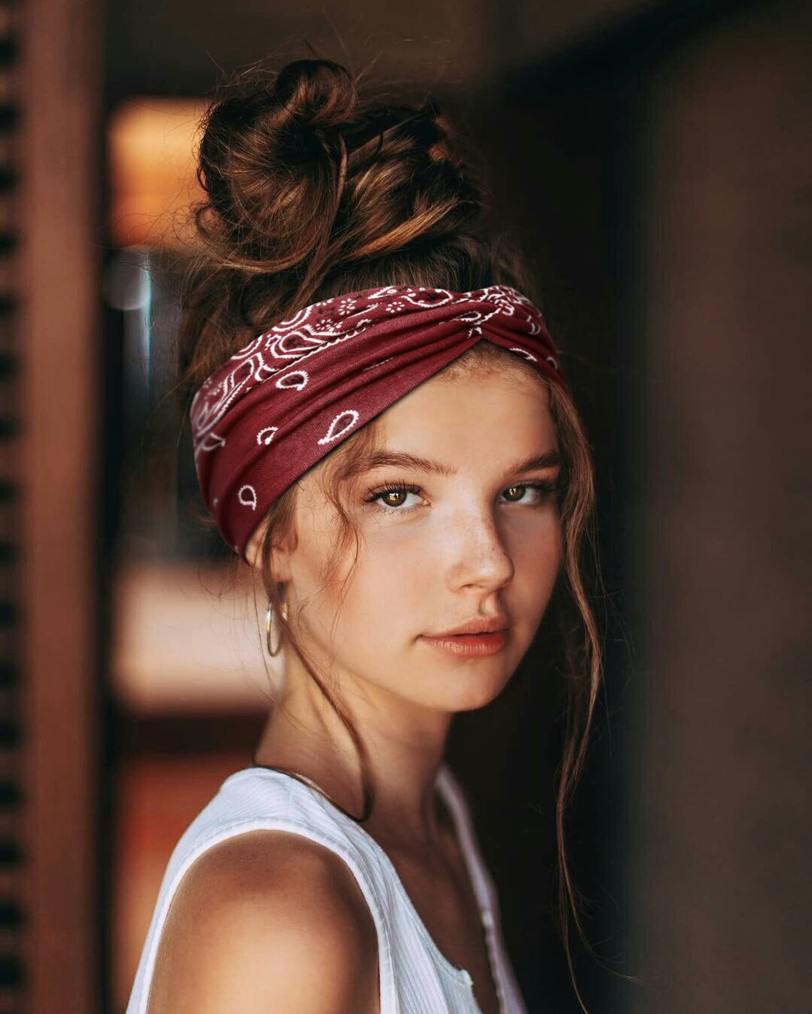 Bandeau boho large noir par Tobeffect, alternative chic pour yoga et sorties.