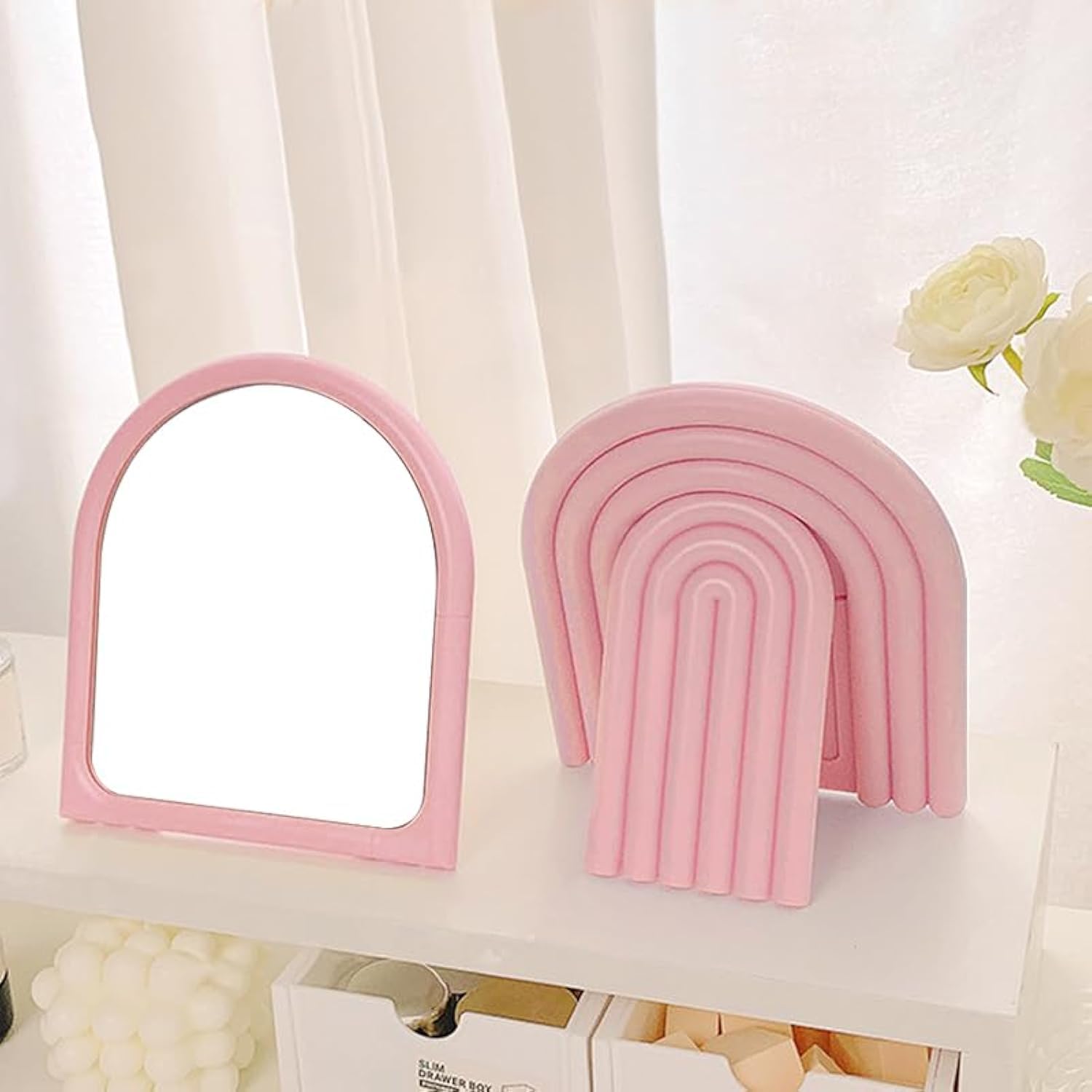 TOBETOPTOOLER Miroir maquillage arc rose sur bureau pour un maquillage précis.