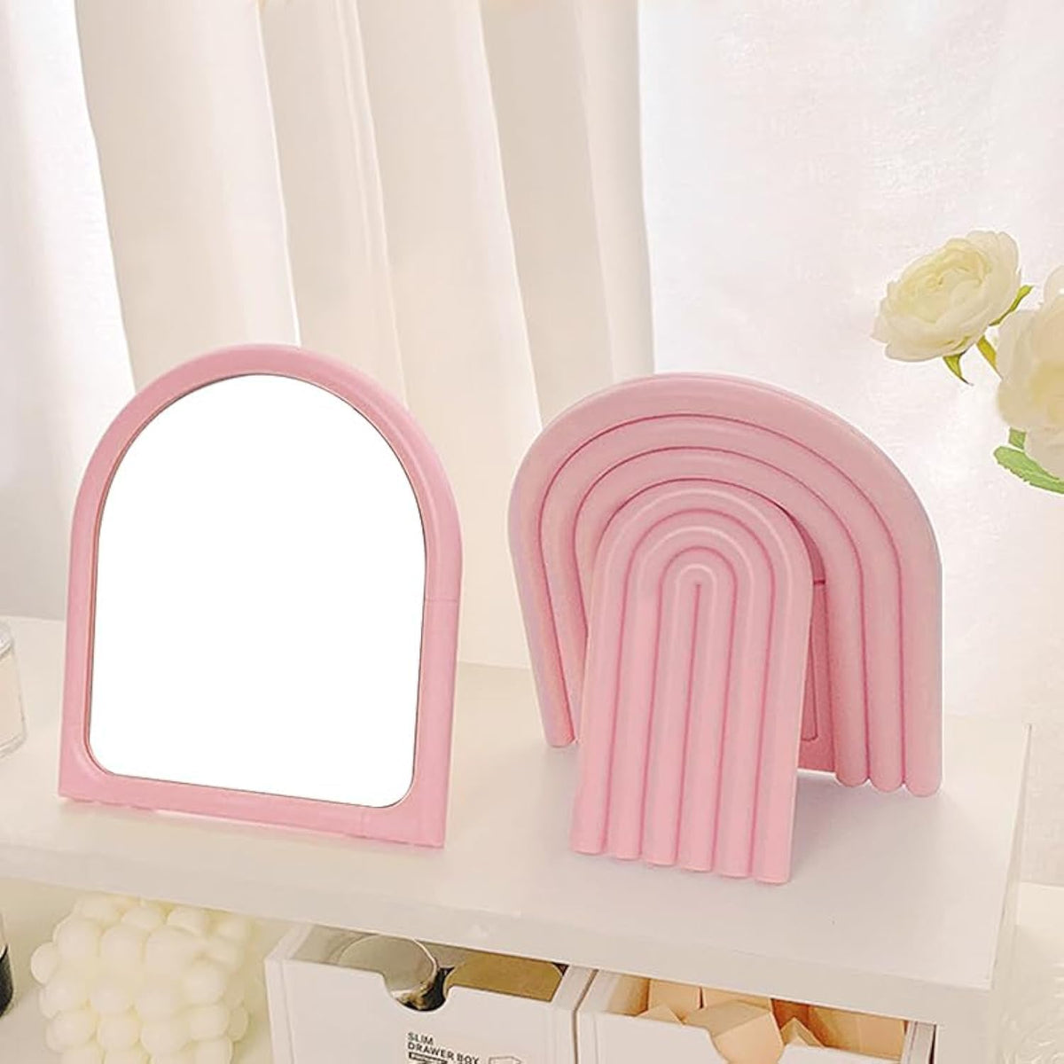 TOBETOPTOOLER Miroir maquillage arc rose sur bureau pour un maquillage précis.