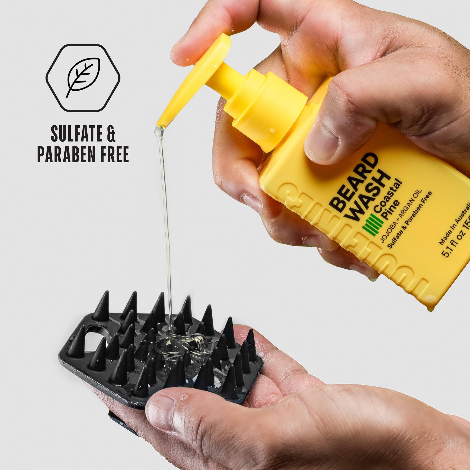 TOOLETRIES gommage barbe silicone: démonstration d'utilisation pour éliminer les résidus.