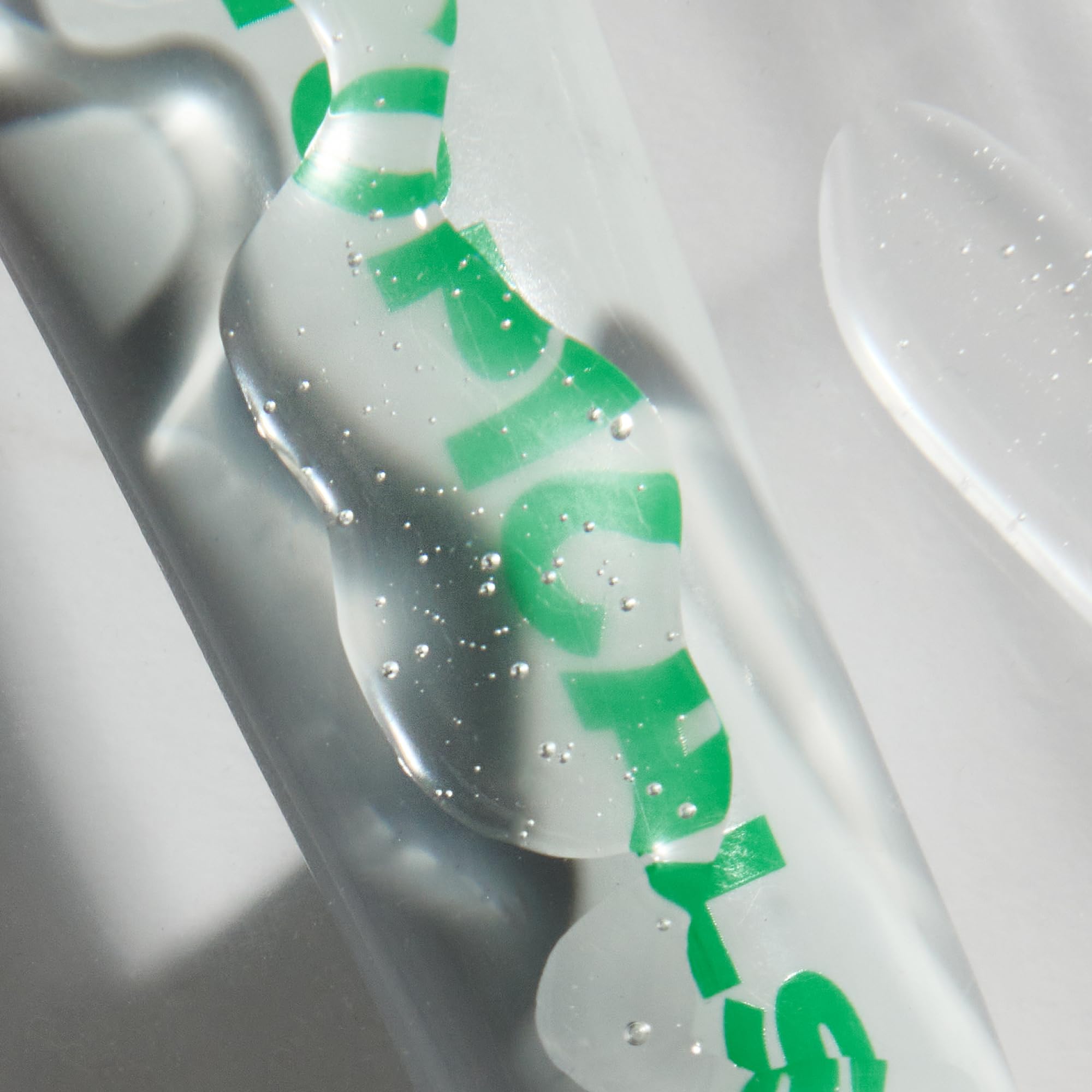 Topicals Slick Salve vegan-cruelty-free : formule éthique et sans cruauté.