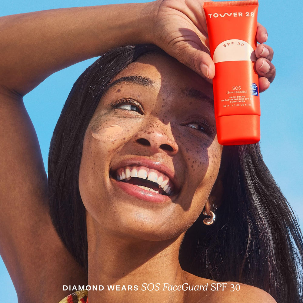Tower 28 SOS FaceGuard SPF30 – texture crème légère pour application douce.
