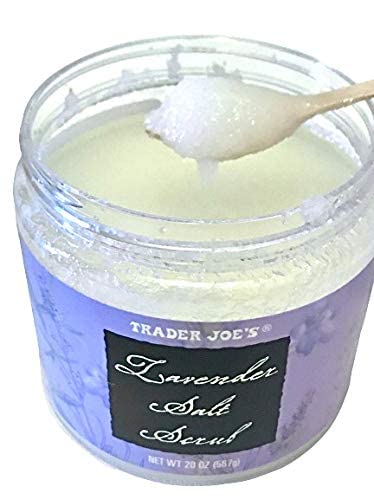 Trader Joe's gommage lavande cuillères bois inclus, pratique pour prélever proprement.