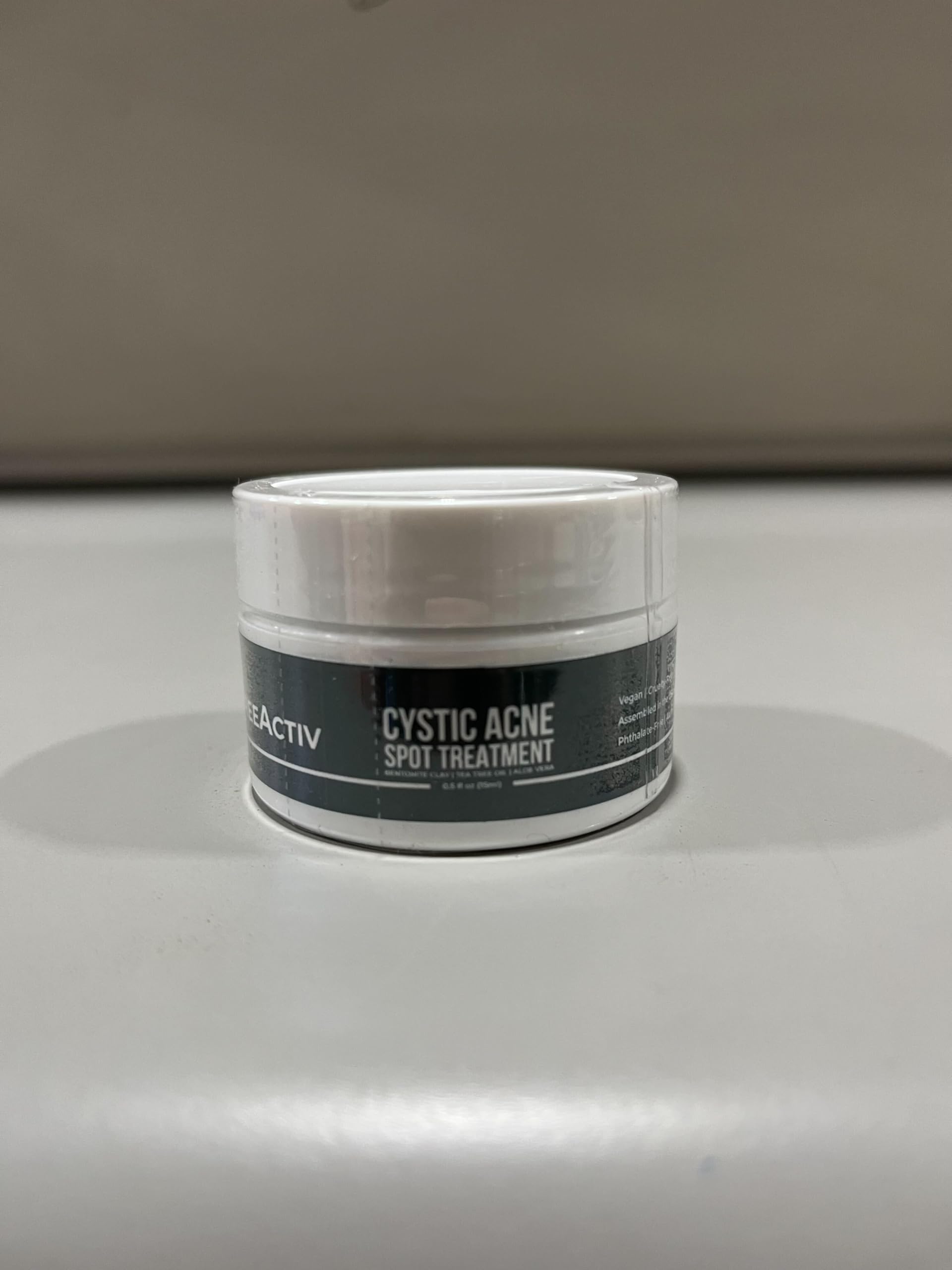 TreeActiv routine simple pour acné cystique sur peau délicate.