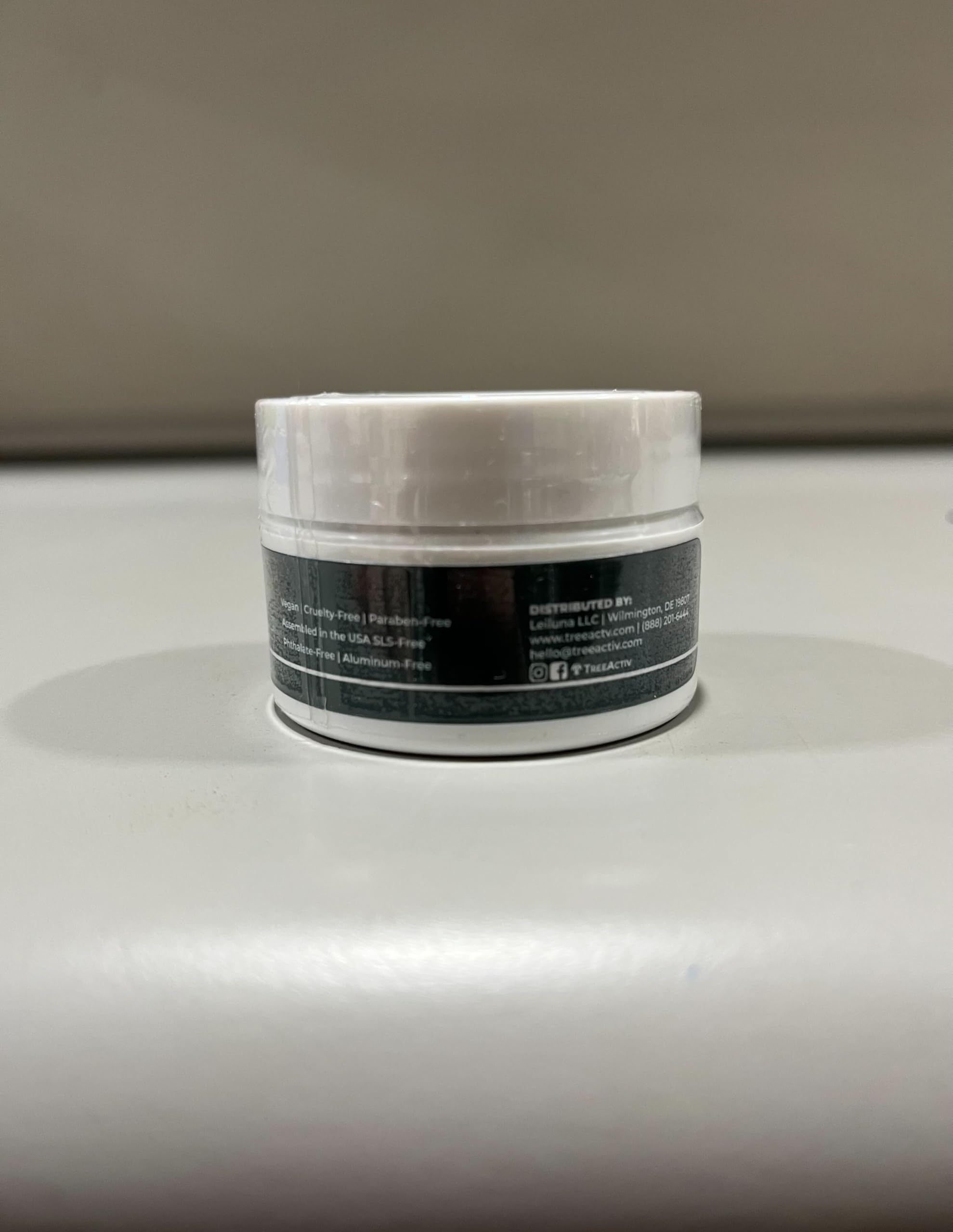 TreeActiv traitement nocturne – adapté pour visage et corps cystiques.