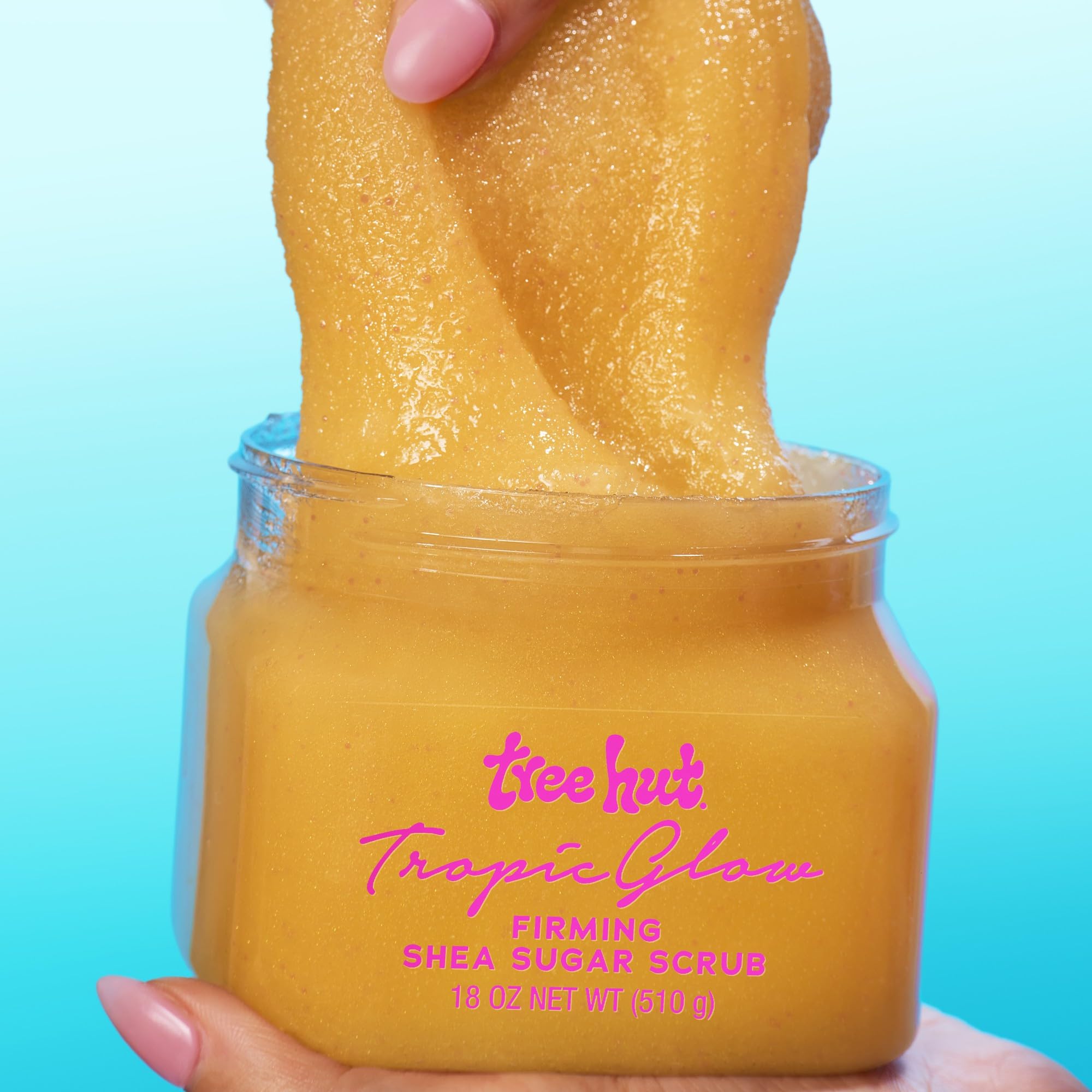 Texture crèmeuse Tree Hut Tropic Glow, gommage qui prépare l'hydratation de la peau.