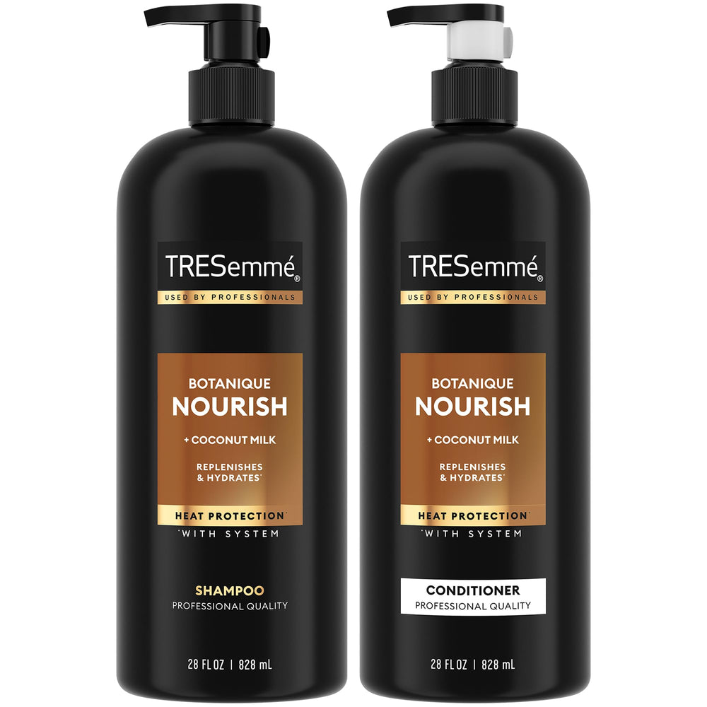 Shampooing Botanique Nourish de TRESemmé en bouteille, hydratation légère pour cheveux soyeux