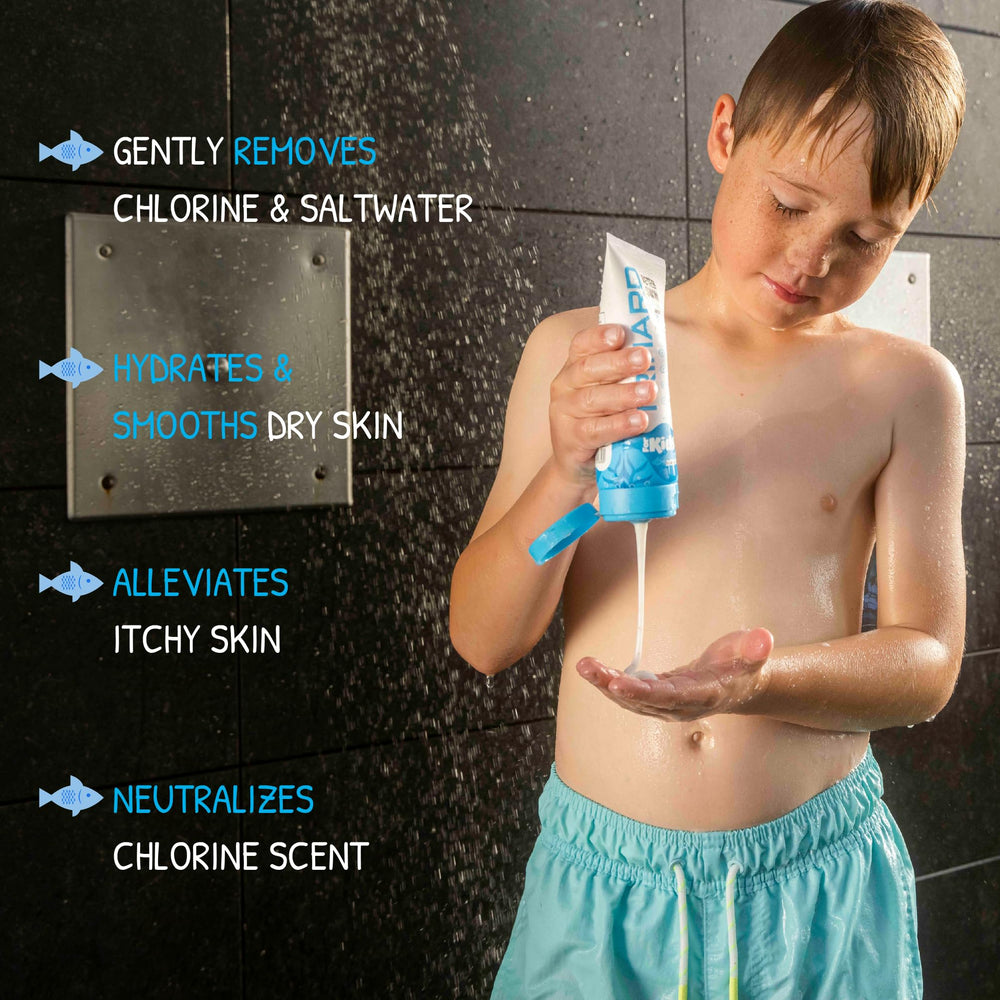 Enfant lavant visage et corps après baignade avec TRIHARD.