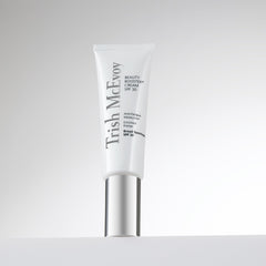Base maquillage Protective Shield par Trish McEvoy, teint lissé et tenue longue.