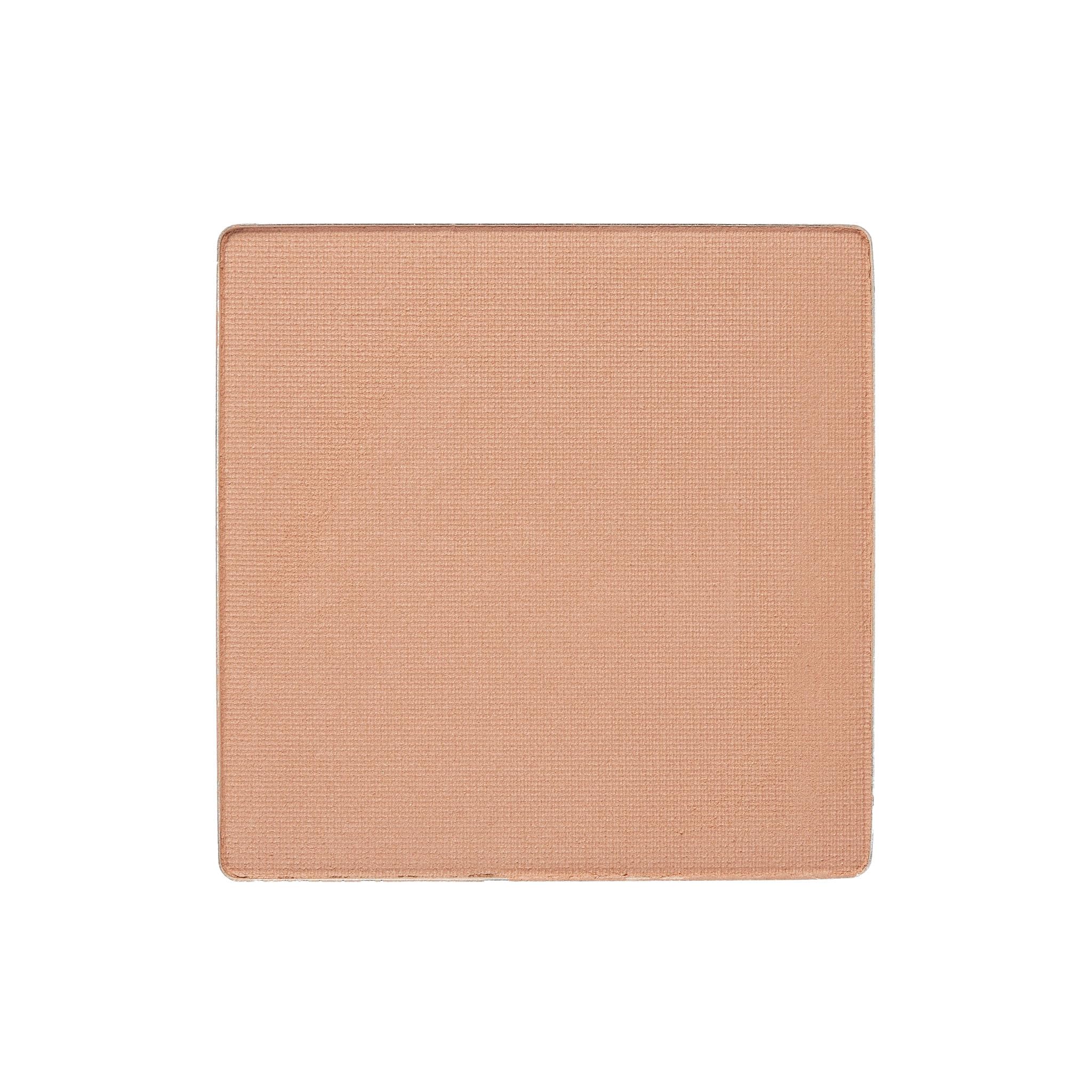 Bronzer Refill Trish McEvoy dans son étui, pour un éclat léger et durable.