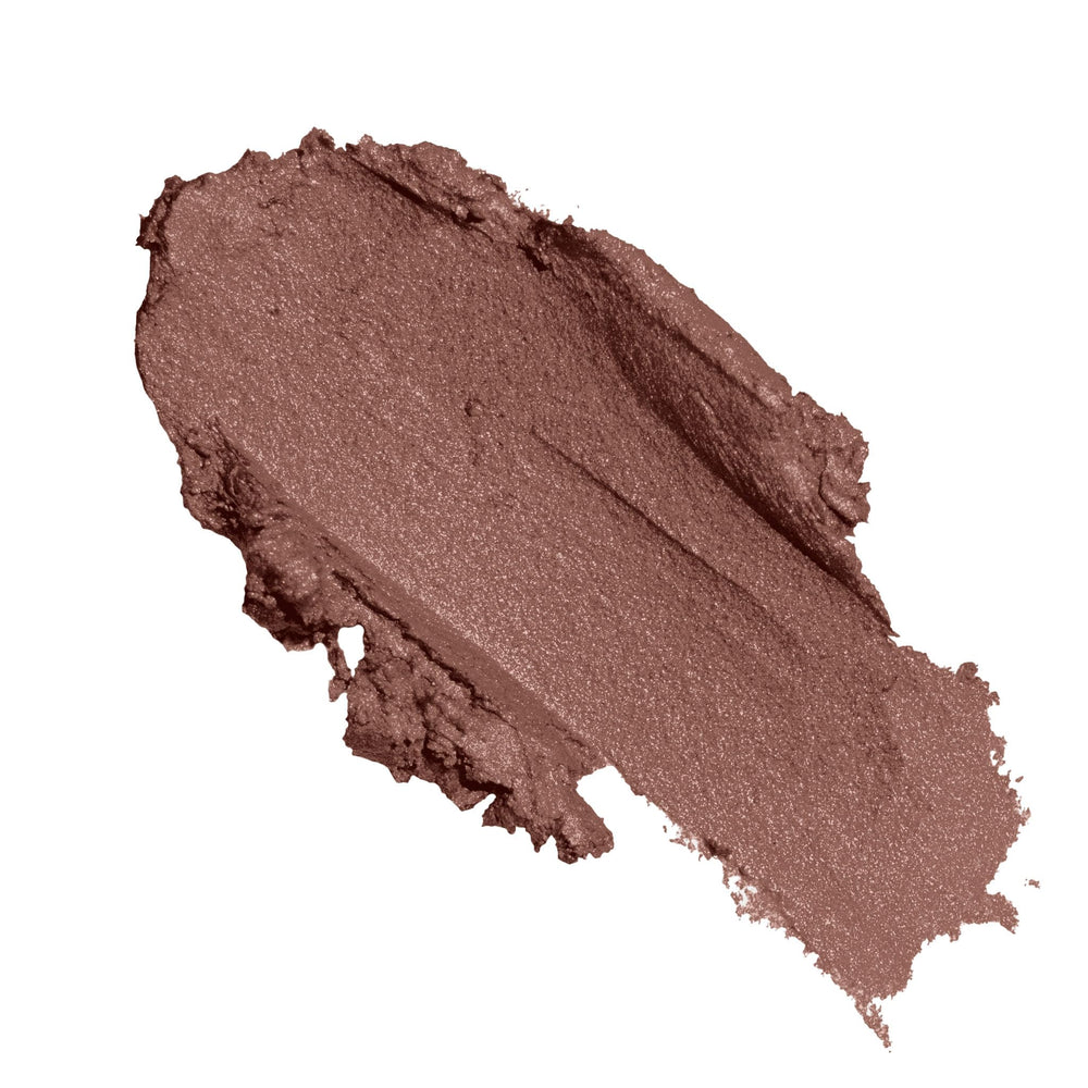 Trish McEvoy crème ombre pigment riche, glisse douce et uniforme.