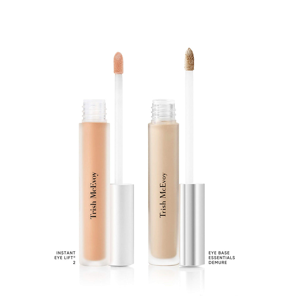 Trish McEvoy Eye Base Essentials Demure étui compact prêt à être emporté en voyage.