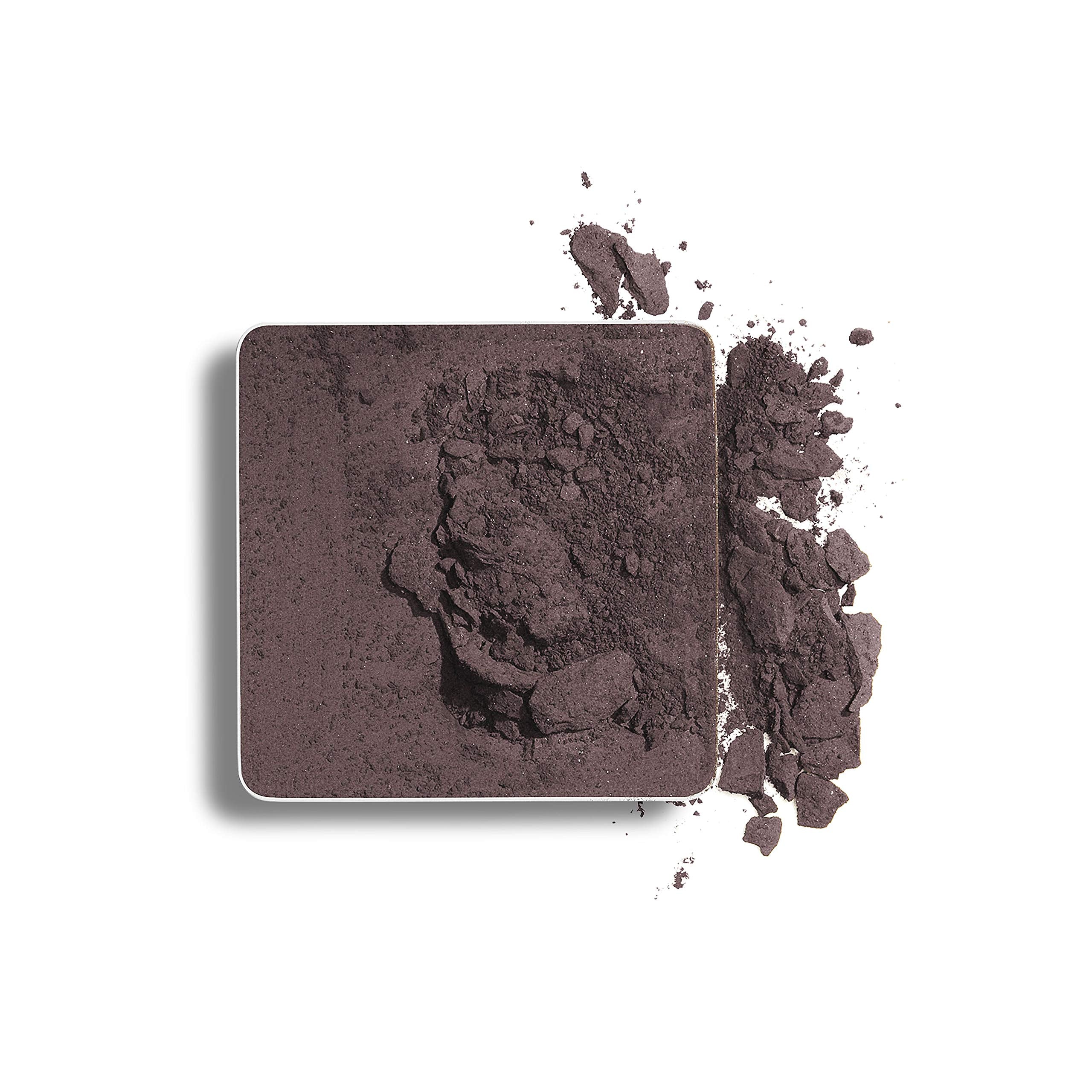 Application précise avec le pinceau ligneur sur Eye Definer Deep Aubergine.