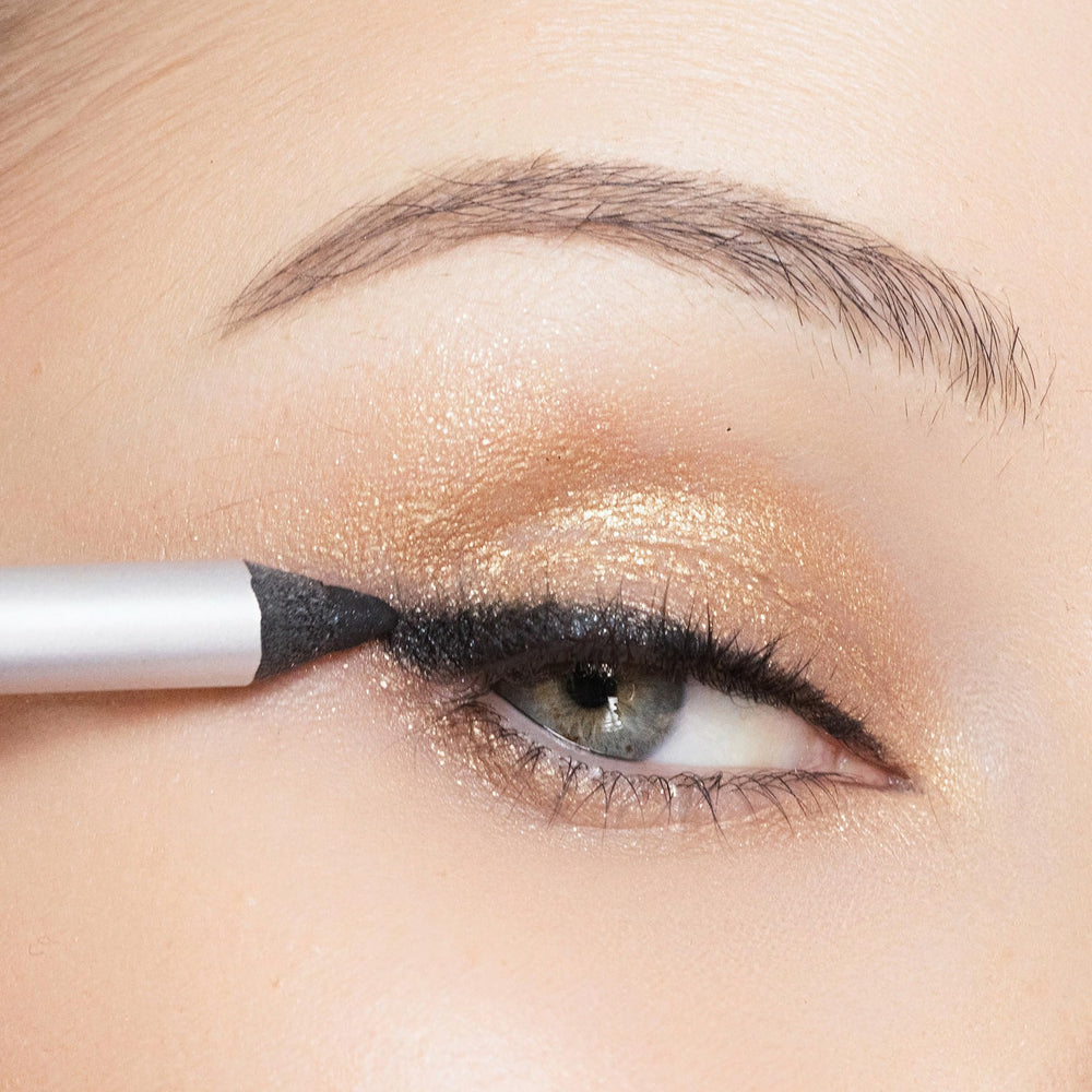 Trish McEvoy Crayon-Gel Yeux Noir, emballage compact et portable.